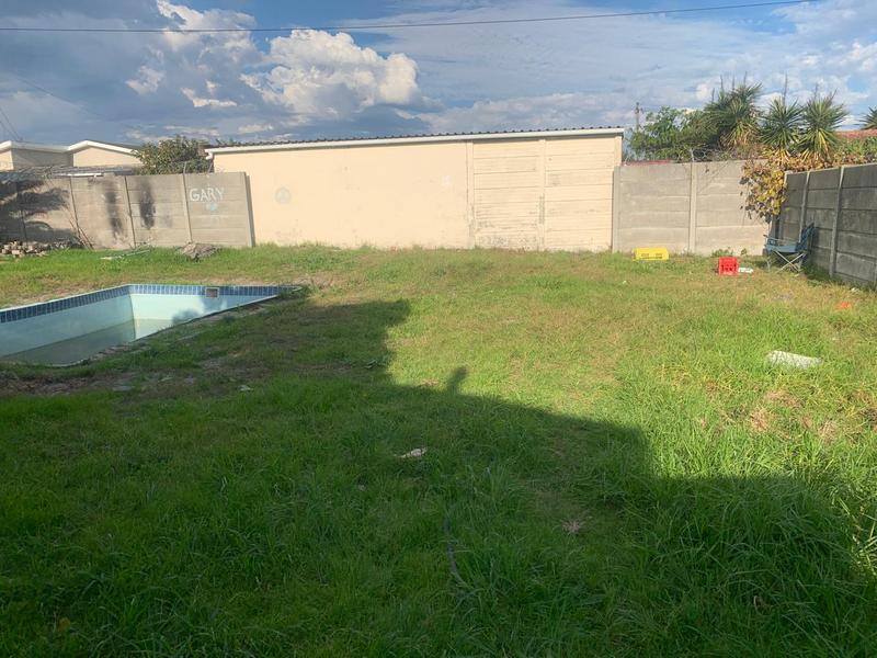 4 Bedroom Property for Sale in Grassy Park Western Cape